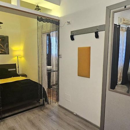Tantra Studio 1 Conta Universitate Bukares Bagian luar foto