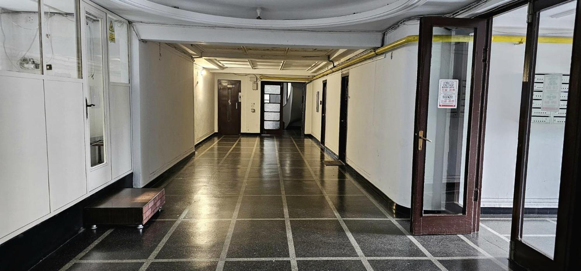 Tantra Studio 1 Conta Universitate Bukares Bagian luar foto